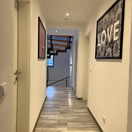 Apartment Reihenhaus Elbquartier Mit 3 Sz *
